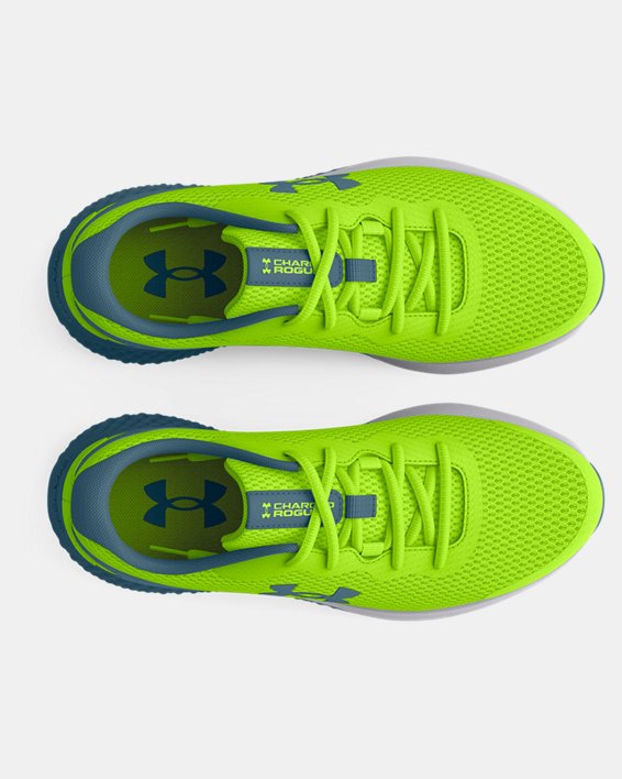 Boys' Grade School UA Charged Rogue 3 Running Shoes, Green, pdpMainDesktop image number 2